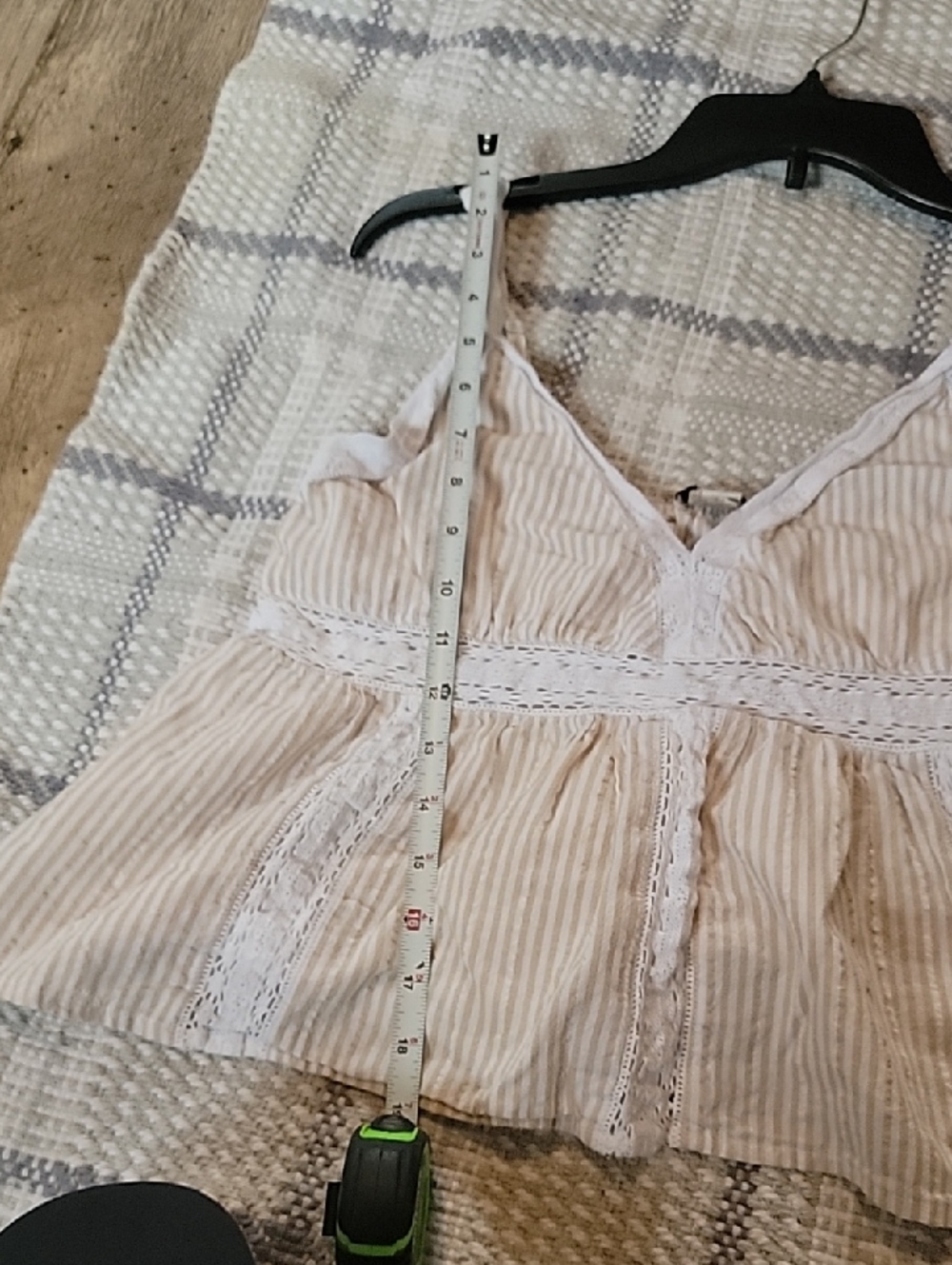 American Eagle Outfitters Tan Lace Babydoll Crop Top ~Size Medium - Picture 5 of 7